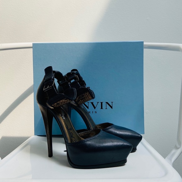Lanvin Pump with Ankle Strap - Picture 5 of 7